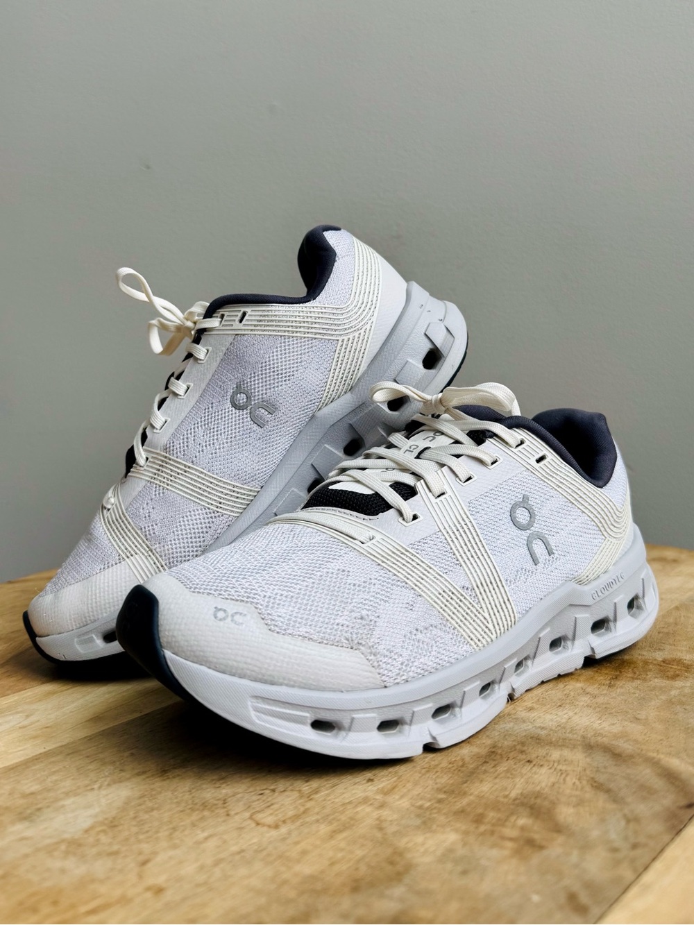 On Cloud Womens Cloudgo Size 7 White Glacier Athletic Running Shoes 55.98625